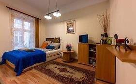 A Quiet Studio In The Heart Of The City