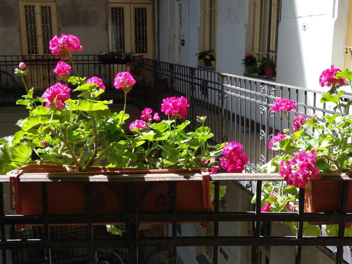 A Quiet Studio In The Heart Of The City Budapest Exterior photo