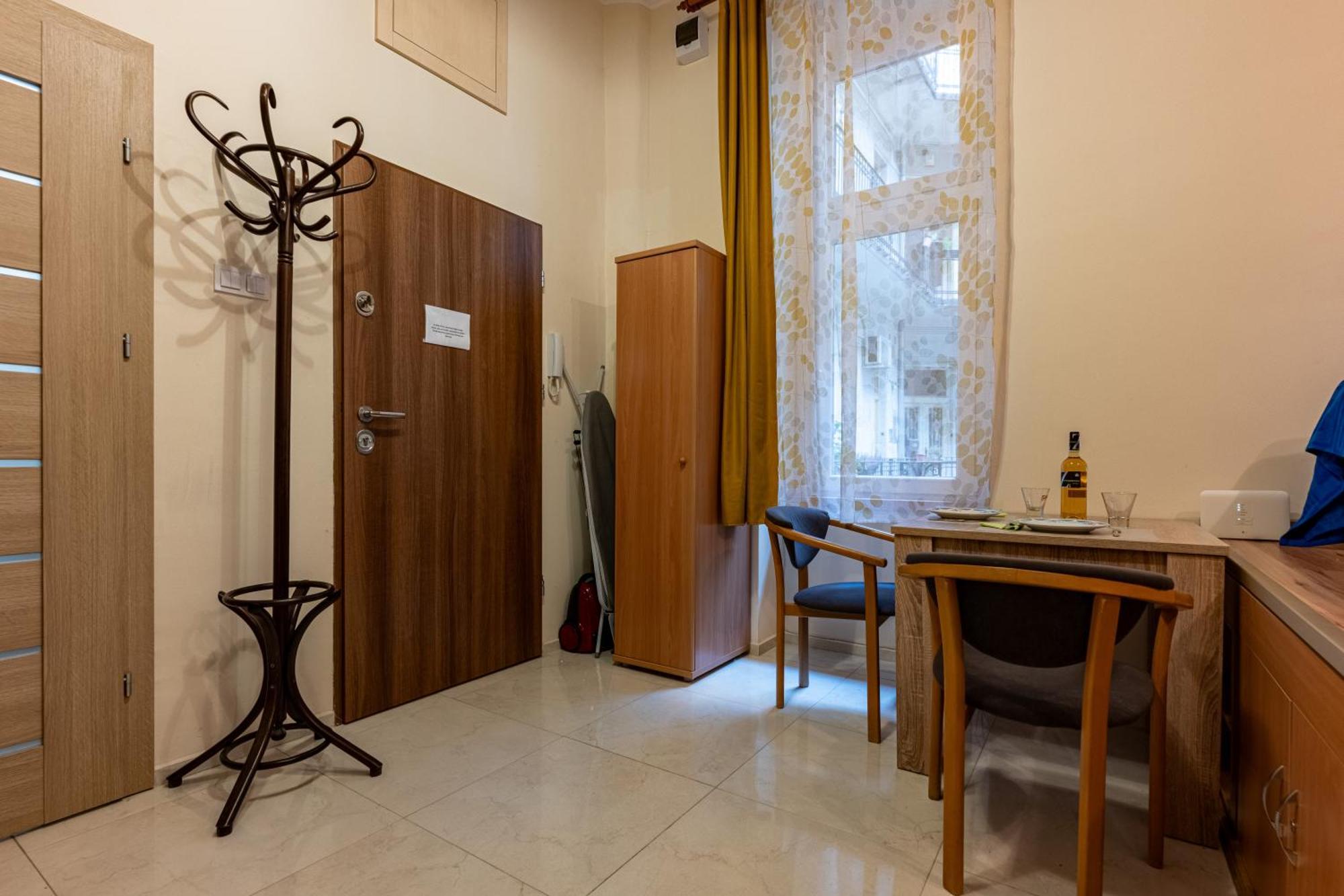 A Quiet Studio In The Heart Of The City Budapest Exterior photo